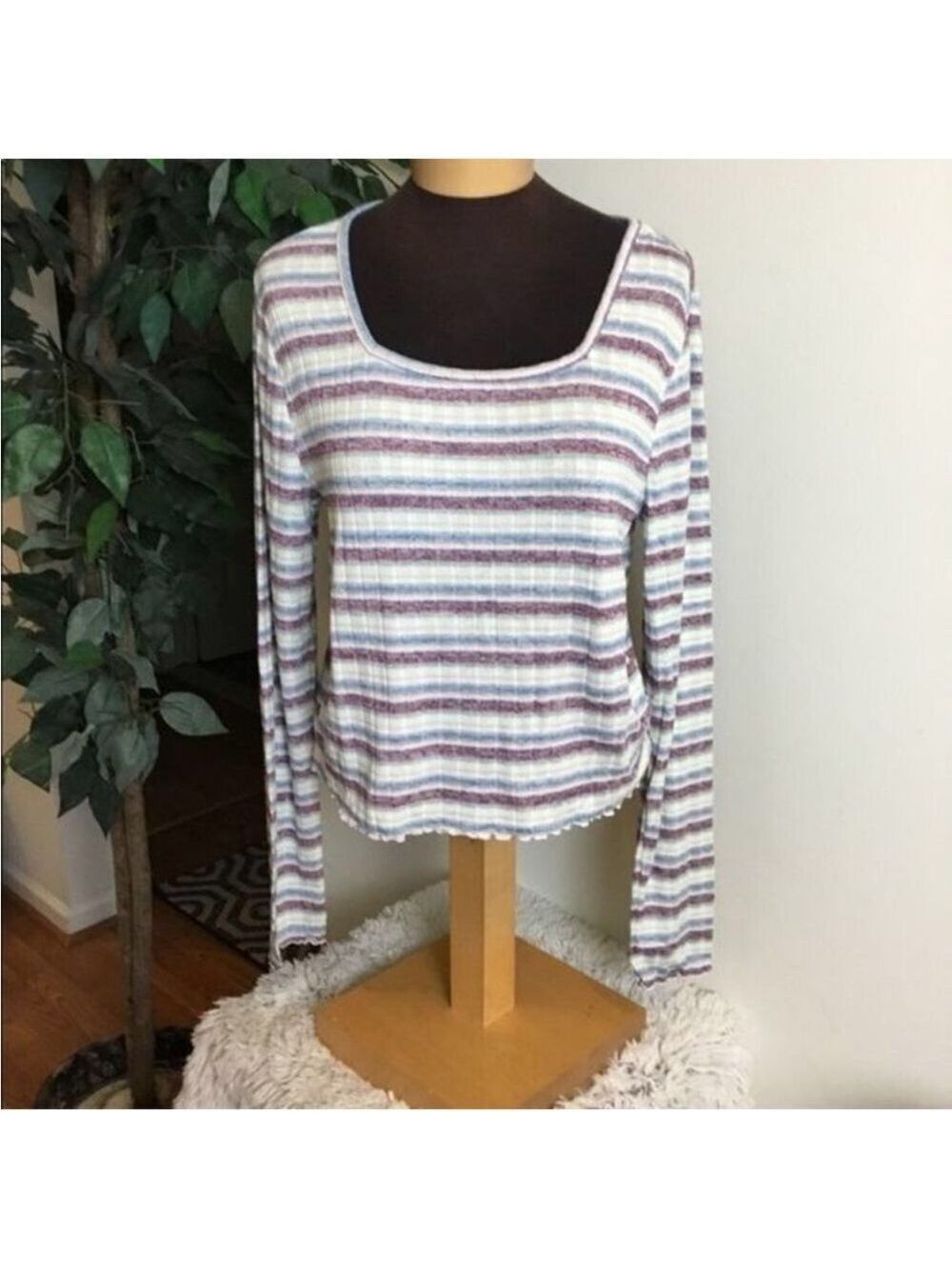 SO long sleeve square neck tee Woman’s Juniors size 2X striped ribbed fabric